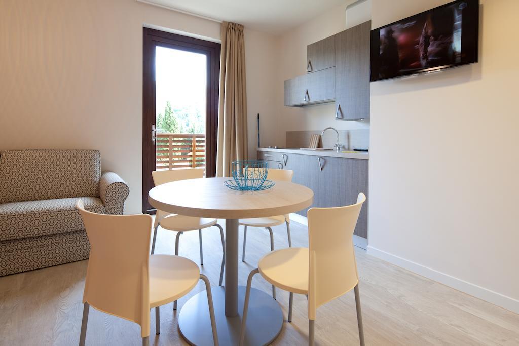 Residence Lenno Pokój zdjęcie